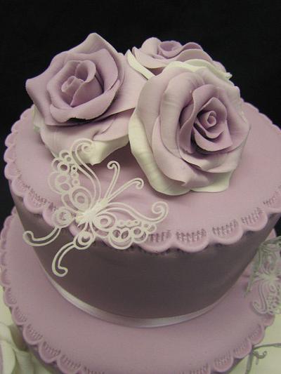Lilac roses - Cake by Lesley Southam