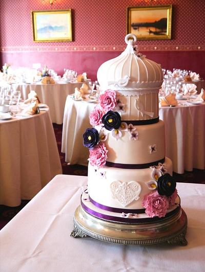 Ivory floral birdcage - Cake by Beth Mottershead