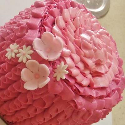 Pink Swirl  - Cake by Sini's Cakery 