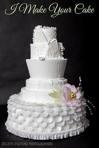 Divina - Cake by Sonia Parente