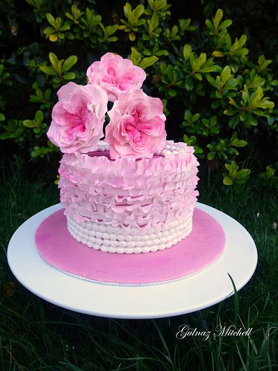 Cake with David Austin Rose Tutorial (Easy, quick and inexpensive, using 2 round cutters) - Cake by Gulnaz Mitchell