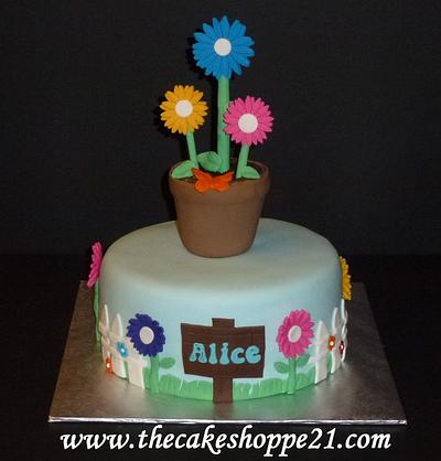 Garden cake - Cake by THE CAKE SHOPPE