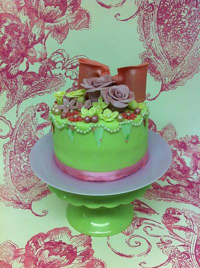 Vintage Cake - Cake by CakeyBakey Boutique
