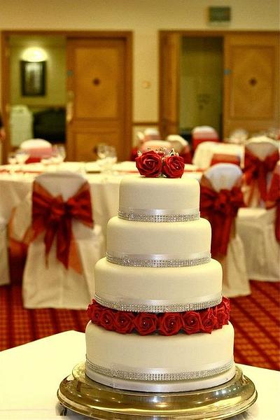 RED ROSES WEDDING CAKE - Cake by Symphony in Sugar