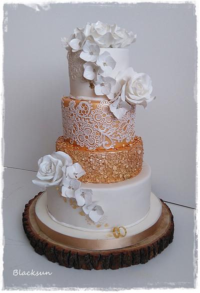 Wedding cake in white and gold - Cake by Zuzana Kmecova
