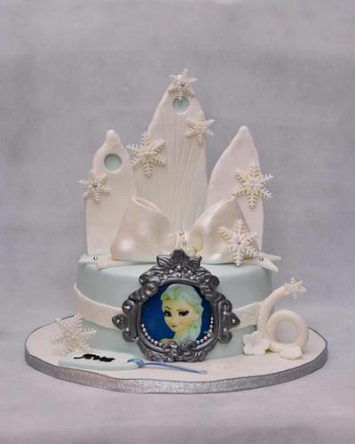 Frozen - Cake by HeavenlySweets