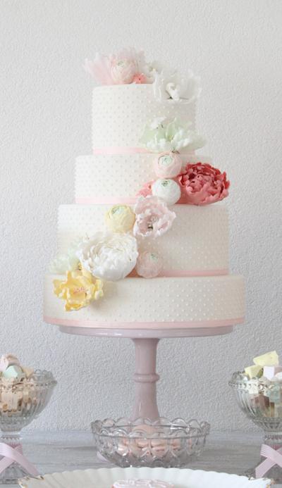 Charlotte Wedding cake - Cake by Tatiana Diaz - Posh Tea Time