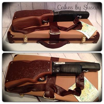 Shotgun and case - Cake by Skmaestas