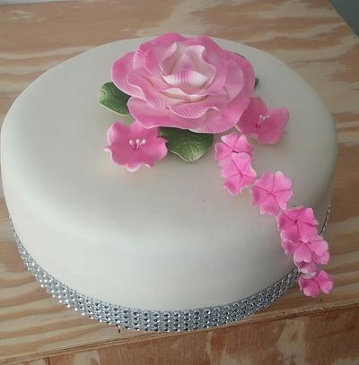 Sweet cake with pink flowers - Cake by m1bame