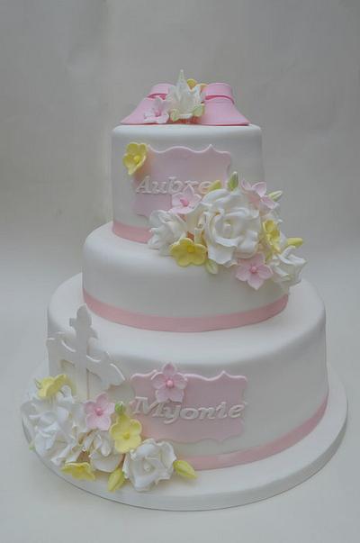 Pretty Christening Cake - Cake by Suzi Saunders