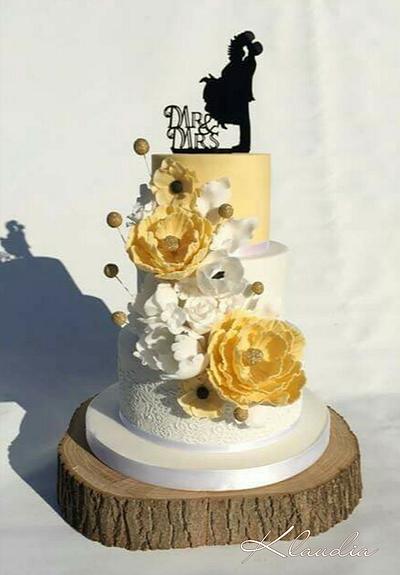 wedding cake with flowers - Cake by CakesByKlaudia