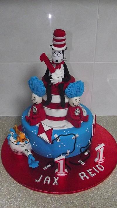 Cat in the Hat - Cake by CakesbyCorrina
