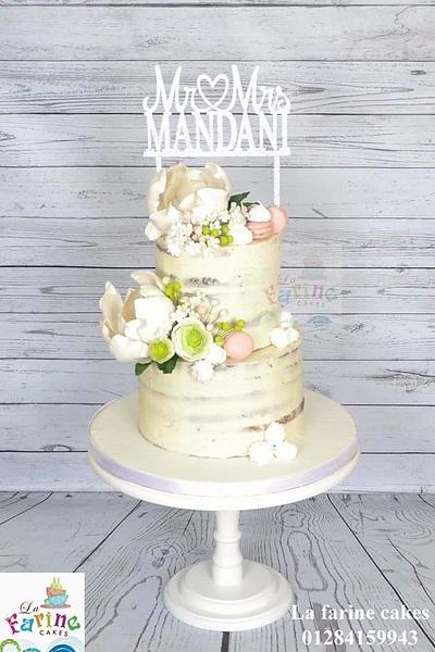 Naked cake with large magnolia gumpaste flower - Cake by La farine by Randa