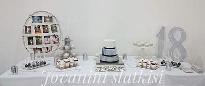 Silver elegant sweet table - Cake by Jovaninislatkisi