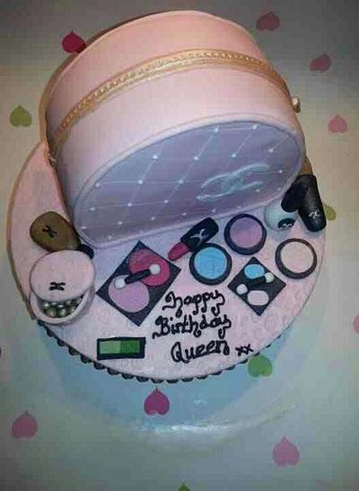 Make up bag - Cake by Millyscakes