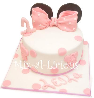 minnie mouse cake  - Cake by Rachel Oneil