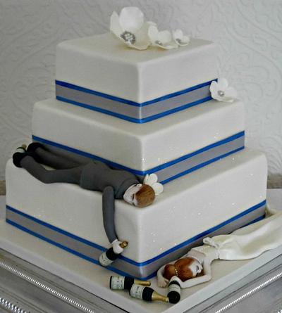Drunk Bride and Groom Wedding cake  - Cake by yvonne