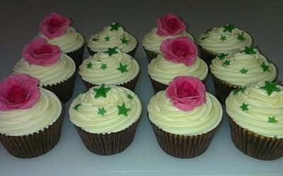 Birthday party cupcakes pink rose green stars - Cake by Krumblies Wedding Cakes