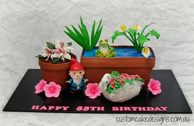 Tree Frog Patio Garden Cake - Cake by Custom Cake Designs