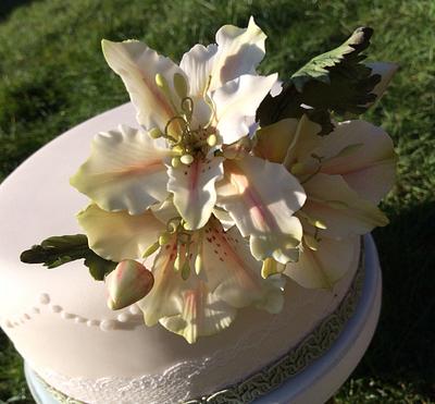 Spring flowers  - Cake by The lemon tree bakery 