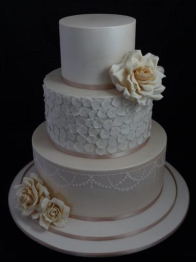Ivory Wedding Cake - Cake by Eleanor Heaphy