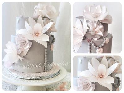 Wafer paper flowers  - Cake by Lorena Gil Vázquez 