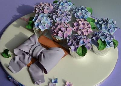 Mothers Day Hydrangea cupcake board - Cake by AMAE - The Cake Boutique