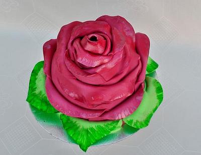 Large Rose Cake - Cake by Planet Cakes