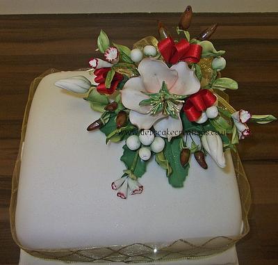 Snowberries & Christmas Rose - Cake by debscakecreations