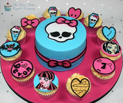 Monster High Cake and Cupcakes - Cake by Amanda’s Little Cake Boutique