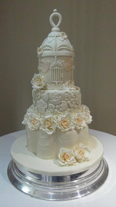 Vintage wedding cake - Cake by essexflourpower