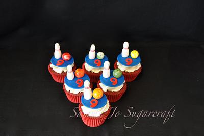 Bowling party - Cake by Sammi-Jo Sweet Creations