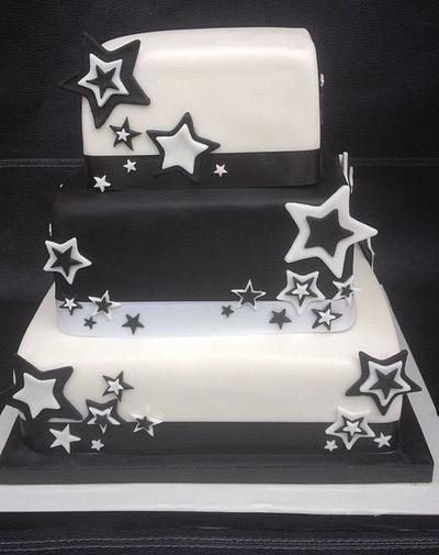 B&W wedding cake - Cake by kimlinacakesandcraft