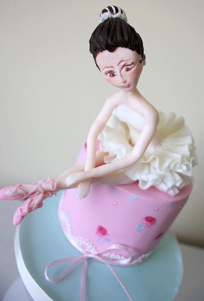 Balerina figurine - Cake by Anastasia Krylova