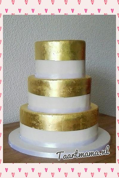 Simple gold cake - Cake by Taartmama