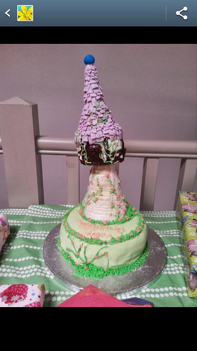 Rapunzel Tower - Cake by babysweetcakes