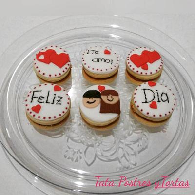 Alfajores decorados - Cake by Tata Postres y Tortas