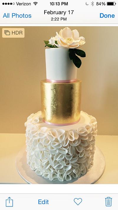 Ruffled wedding cake - Cake by Le Cake Design Studio
