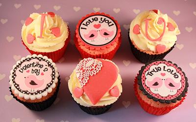 Valentine's Day Cupcakes - Cake by SweetSensationsLancs