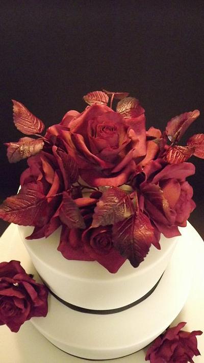 Elegance with Roses - Cake by Unusual cakes for you 