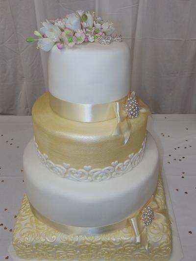 Spring wedding cake - Cake by BATFI