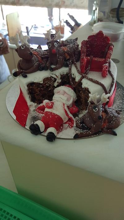 Family Christmas Cake  - Cake by Vicky