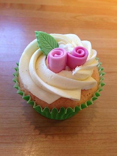 Vanilla Cupcake - Cake by Sajocakes