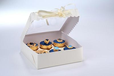 untik jewlry fondunt cupcakes - Cake by michal katz