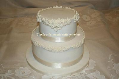Ivory wedding cake - Cake by Daria Albanese
