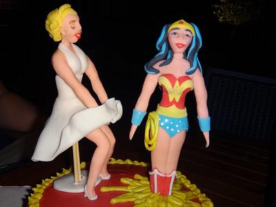 Wonder Woman and Marilyn - Cake by Cinnemin Gurl