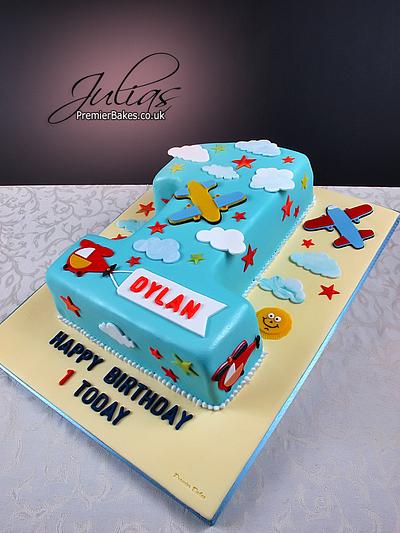 Birthday Cake - 1 year old - Cake by Premierbakes (Julia)