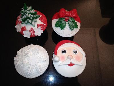 Cristmas Cupcakes  - Cake by Comper Cakes