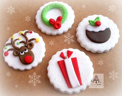 Christmas toppers - Cake by Debbie Vaughan