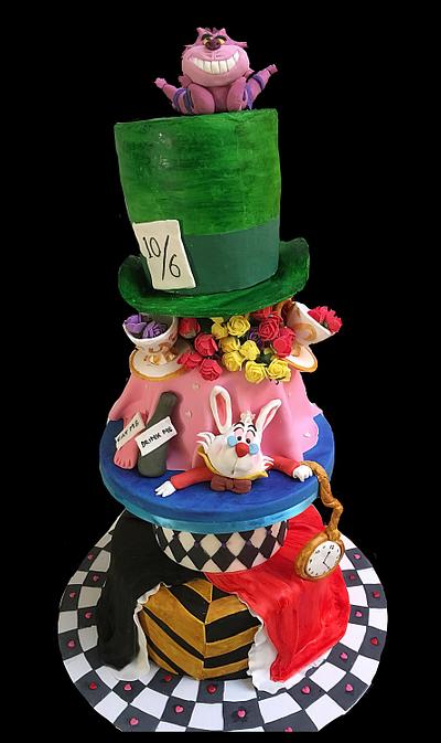 Alice in wonderland - Cake by Savyscakes